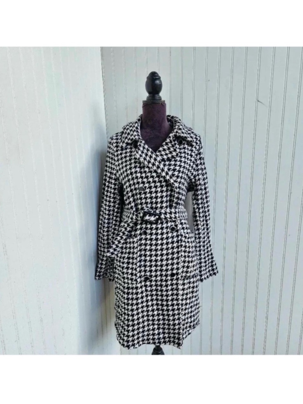 Alice + Olivia Black and White Houndstooth Belted Pea Coat
